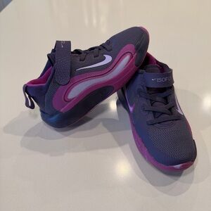 Nike IsoFly GS 'Hydrangeas' Kids Basketball Shoe Size 10.5c